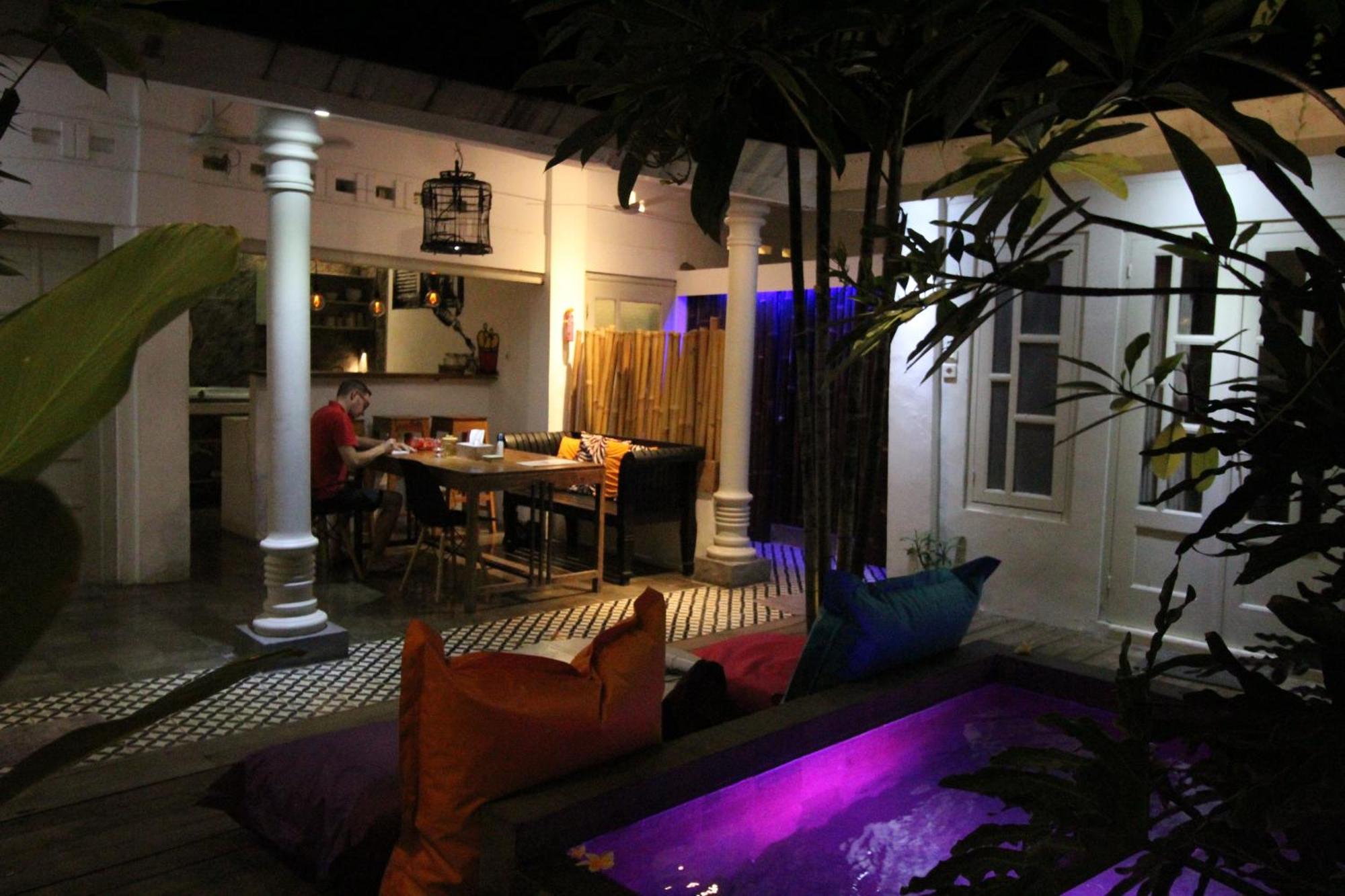 The Patio Yogya Διαμέρισμα Γιογκιακάρτα Εξωτερικό φωτογραφία